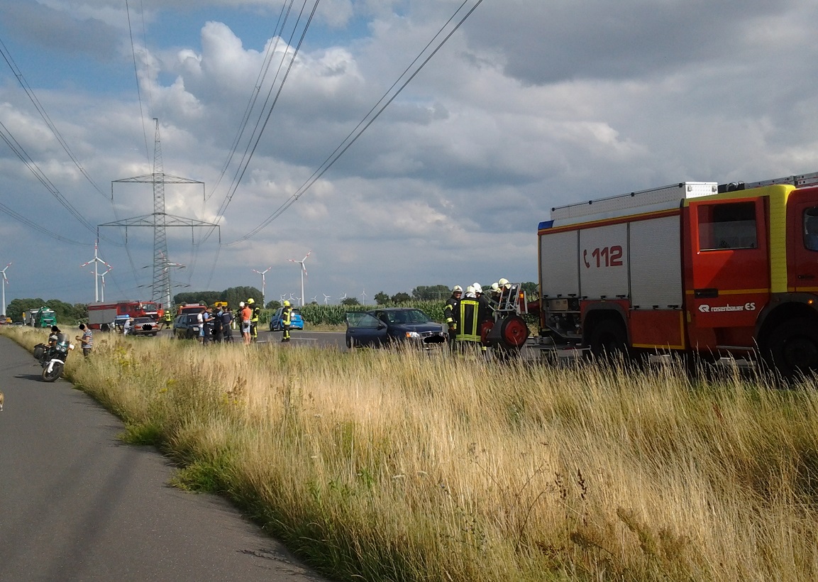 Reportnet24.de - Havelland - Unfall Auf B 5 Bei Nauen - Zwei Fahrzeuge ...