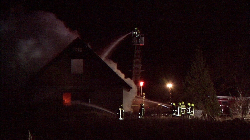 Reportnet24.de - Amt Friesack – Hausbrand In Retzow – Feuerwehr Im ...